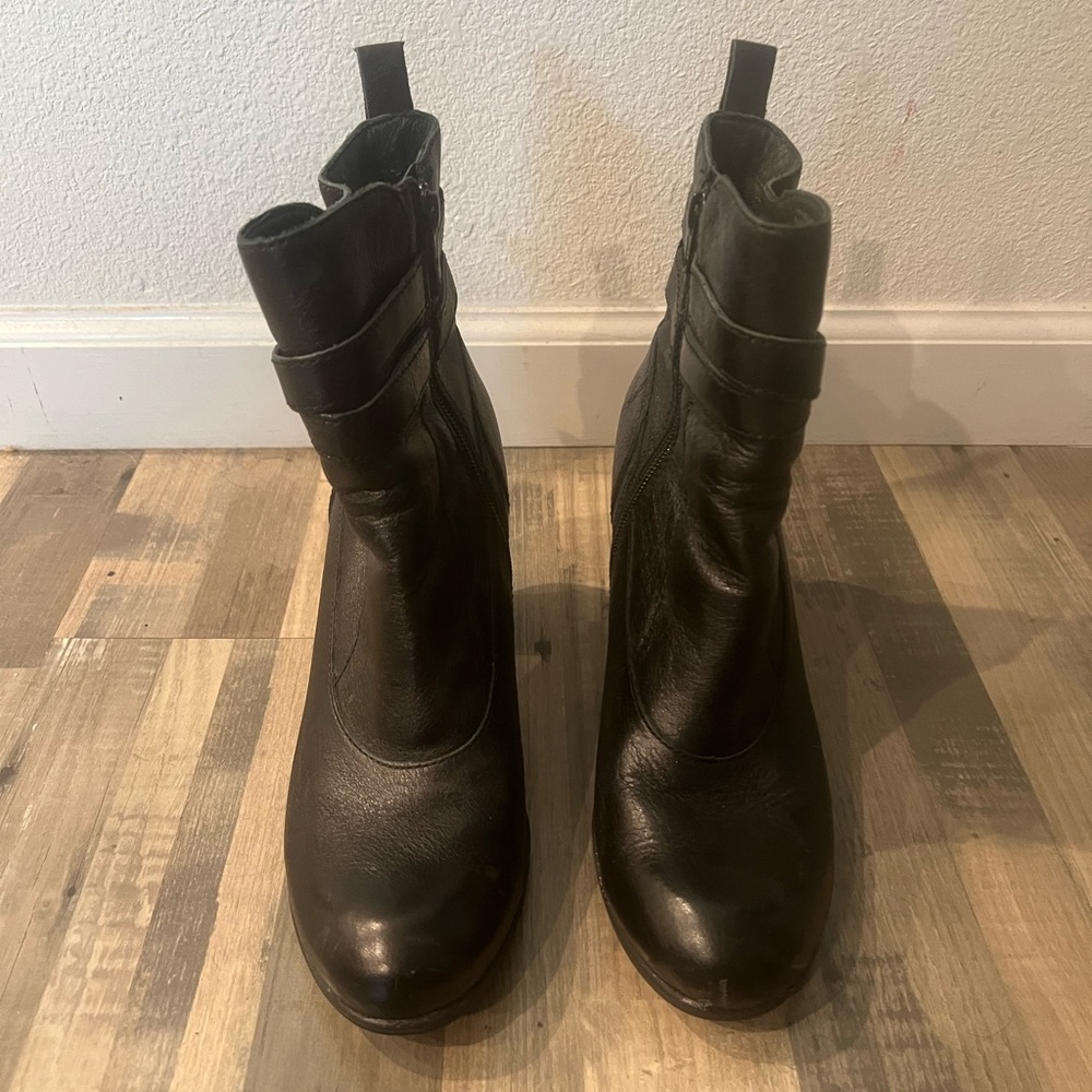 9.5m Born Boots